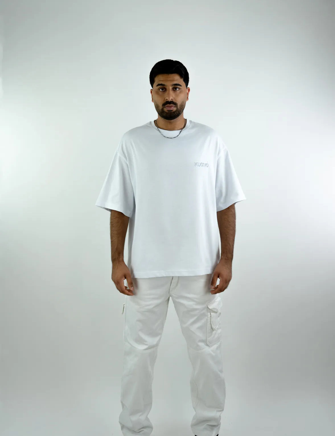 Website_Shirt_White_Front_Productpage_Reworked.webp